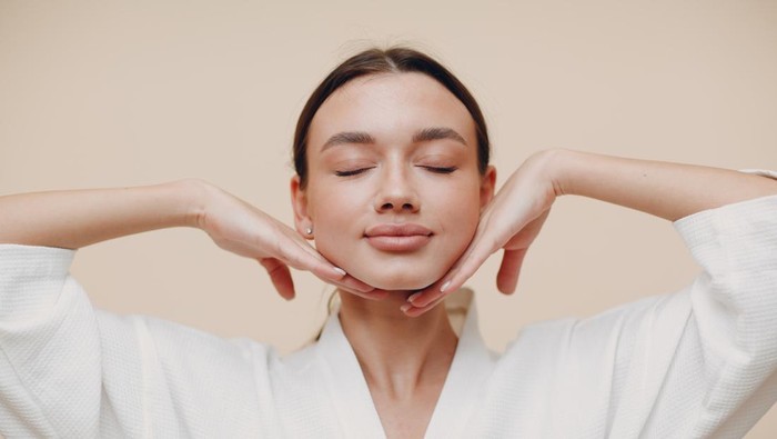 Sering Kena Polusi? Begini Tips Ala Dokter Kecantikan Biar Kulit Tetap Glowing  