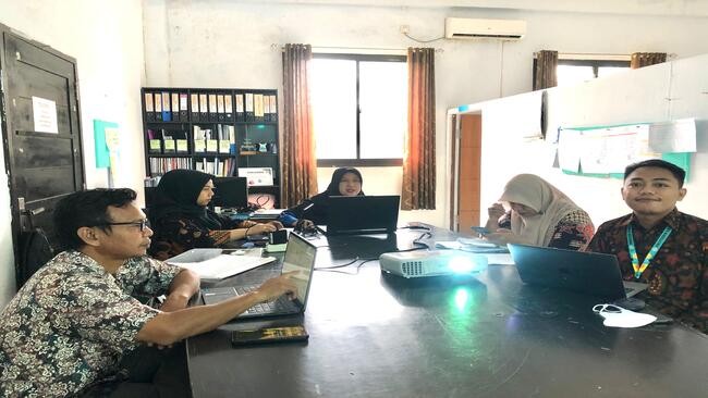 Kegiatan Rapat Penyusunan Kurikulum Prodi D-IV Pormasi Kesehatan  Politeknik Kaltara