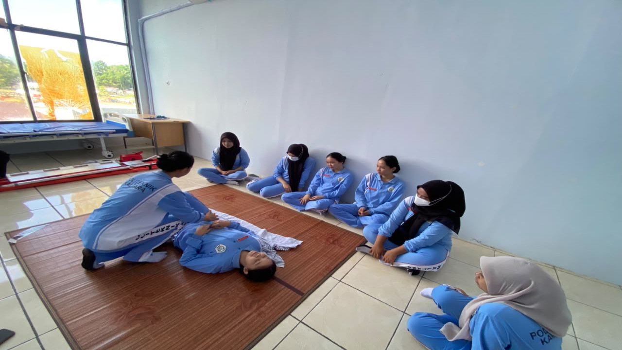 Pelatihan Bantuan Hidup Dasar (BHD) Prodi D3 Keperawatan